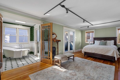 33 6Th Avenue E, Vancouver, BC 