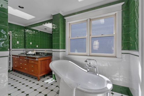 33 6Th Avenue E, Vancouver, BC 