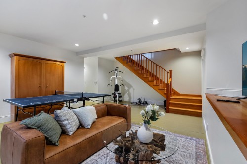 33 6Th Avenue E, Vancouver, BC 