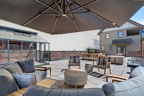 33 6Th Avenue E, Vancouver, BC 