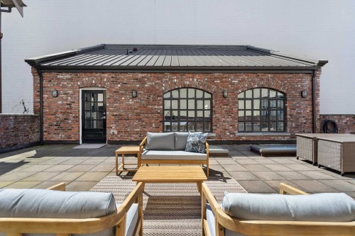 33 6Th Avenue E, Vancouver, BC 