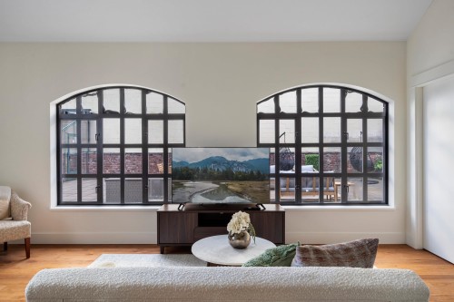 33 6Th Avenue E, Vancouver, BC 