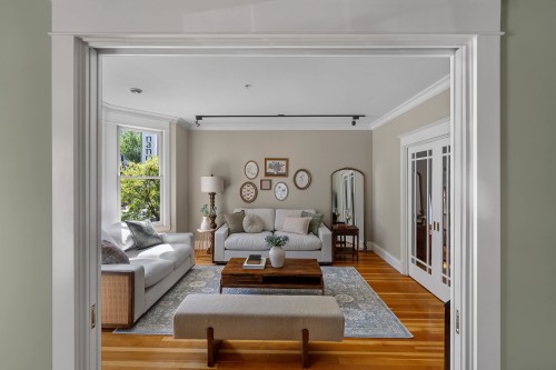 33 6Th Avenue E, Vancouver, BC 