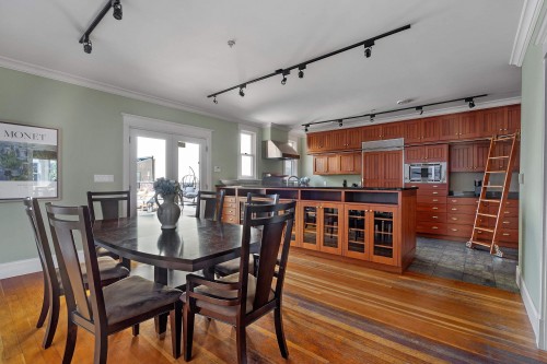 33 6Th Avenue E, Vancouver, BC 