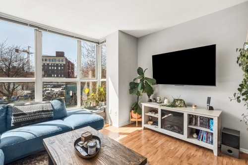 219-288 8th Avenue E Vancouver, BC V5T 4S8