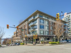 408-105 2nd Street W North Vancouver, BC V7M 0E3