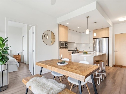 307-2188 Madison Avenue  Burnaby, BC V5C 0J8