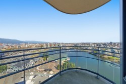 3302-33 Smithe Street  Vancouver, BC V6B 0B5