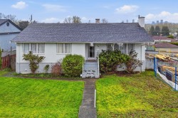 4465 Price Crescent Burnaby, BC V5G 2N5