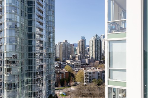 1703-1077 Marinaside Crescent, Vancouver, BC 
