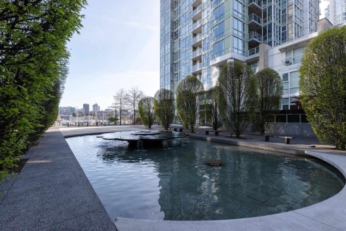 1703-1077 Marinaside Crescent, Vancouver, BC 