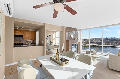 1703-1077 Marinaside Crescent, Vancouver, BC 