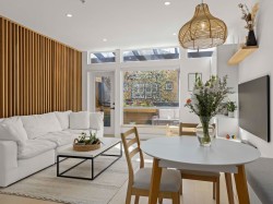 1065 Pender Street E Vancouver, BC V6A 4H9