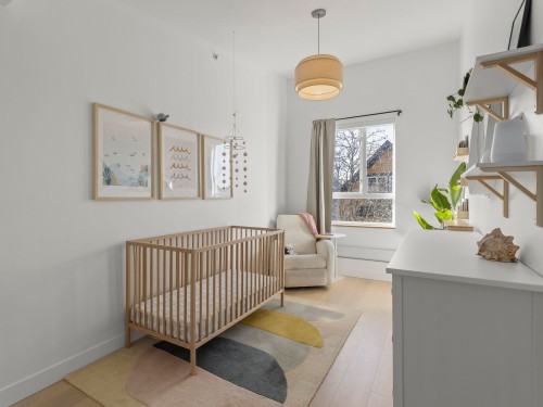 1065 Pender Street E, Vancouver, BC 