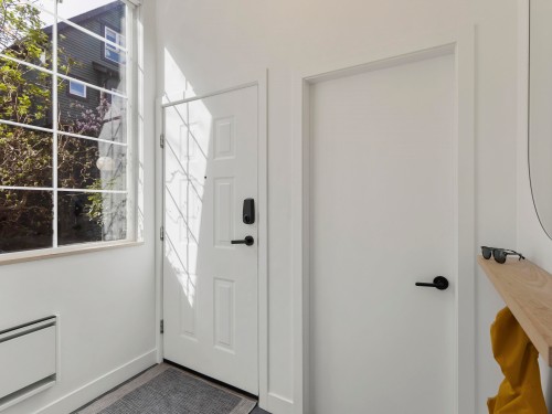 1065 Pender Street E, Vancouver, BC 