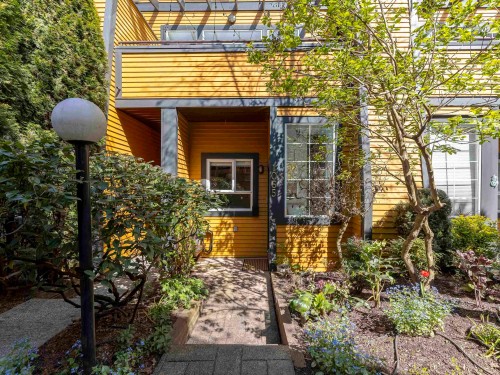 1065 Pender Street E, Vancouver, BC 