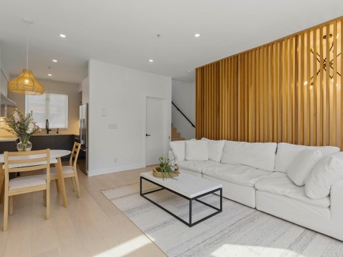 1065 Pender Street E, Vancouver, BC 