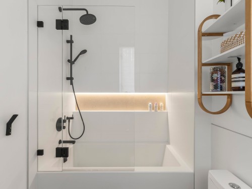 1065 Pender Street E, Vancouver, BC 