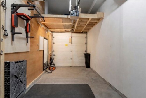 1065 Pender Street E, Vancouver, BC 