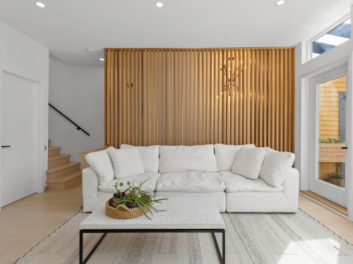 1065 Pender Street E, Vancouver, BC 