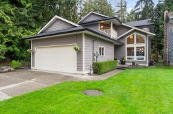 1530 Lighthall Court  North Vancouver, BC V7G 2G2