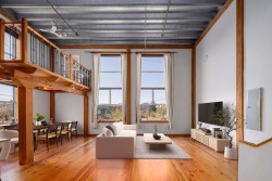 211-1220 Pender Street E Vancouver, BC V6A 1W8