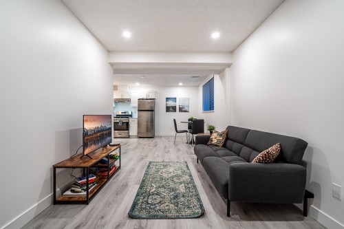 949 Lynwood Avenue, Port Coquitlam, BC 