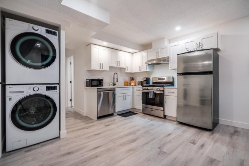 949 Lynwood Avenue, Port Coquitlam, BC 