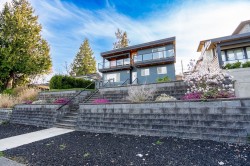 7749 Lee Street Burnaby, BC V3N 4B9