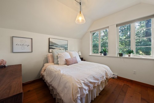 6524 Wellington Avenue, West Vancouver, BC 