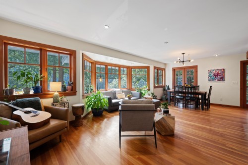 6524 Wellington Avenue, West Vancouver, BC 