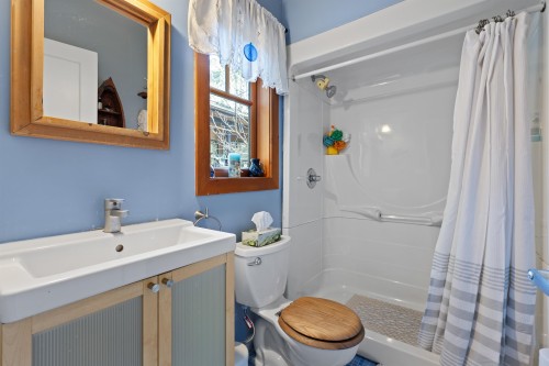 6524 Wellington Avenue, West Vancouver, BC 