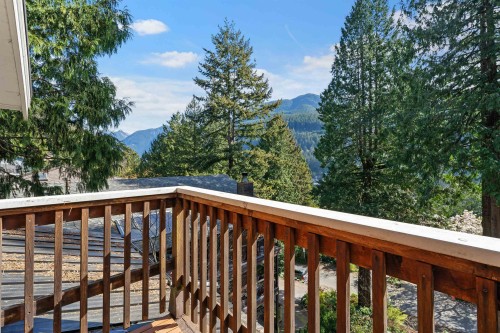 6524 Wellington Avenue, West Vancouver, BC 