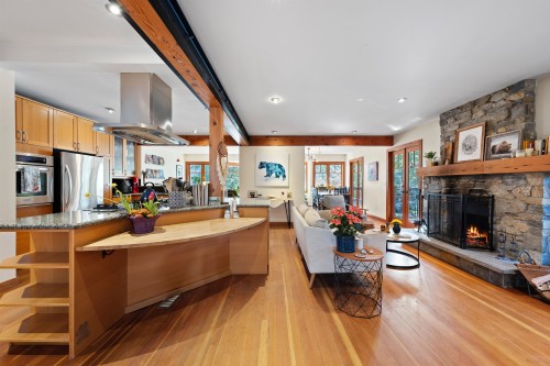 6524 Wellington Avenue, West Vancouver, BC 