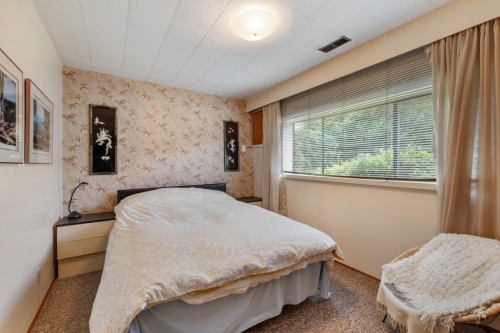 674 Blue Mountain Street, Coquitlam, BC 