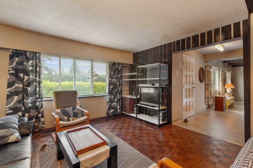 674 Blue Mountain Street, Coquitlam, BC 