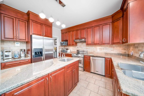 1312 Tenth Street, New Westminster, BC 