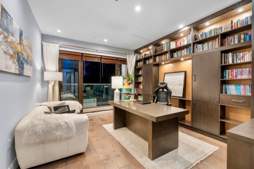 2052 Inglewood Avenue, West Vancouver, BC 
