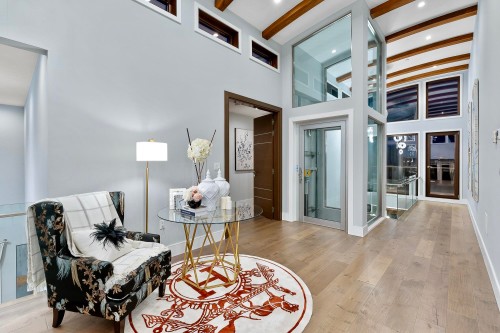2052 Inglewood Avenue, West Vancouver, BC 