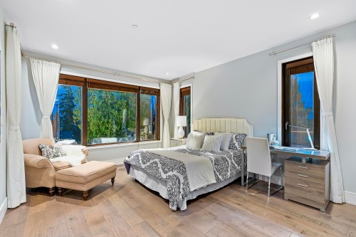 2052 Inglewood Avenue, West Vancouver, BC 