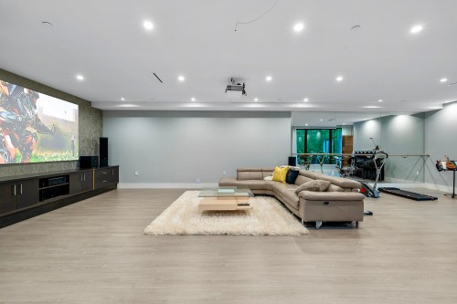 2052 Inglewood Avenue, West Vancouver, BC 