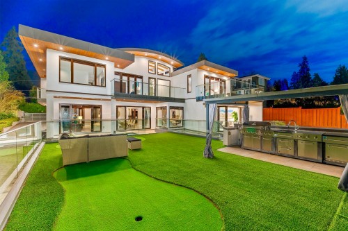2052 Inglewood Avenue, West Vancouver, BC 
