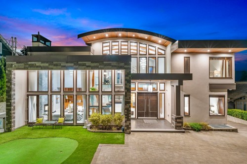 2052 Inglewood Avenue, West Vancouver, BC 