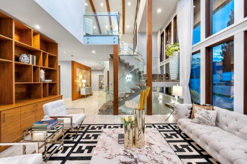 2052 Inglewood Avenue, West Vancouver, BC 