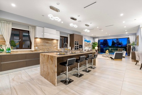2052 Inglewood Avenue, West Vancouver, BC 