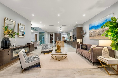 2052 Inglewood Avenue, West Vancouver, BC 