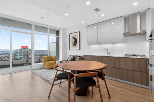 2603-6511 Sussex Avenue  Burnaby, BC V5H 0K5