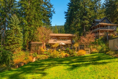 574 Cowan Road  Bowen Island, BC V0N 1G2