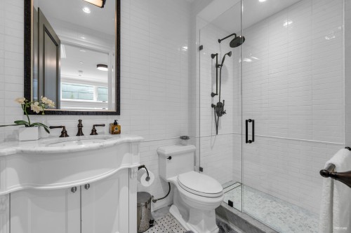 1738 38Th Avenue W, Vancouver, BC 