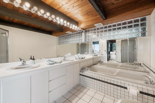 4891 Water Lane, West Vancouver, BC 